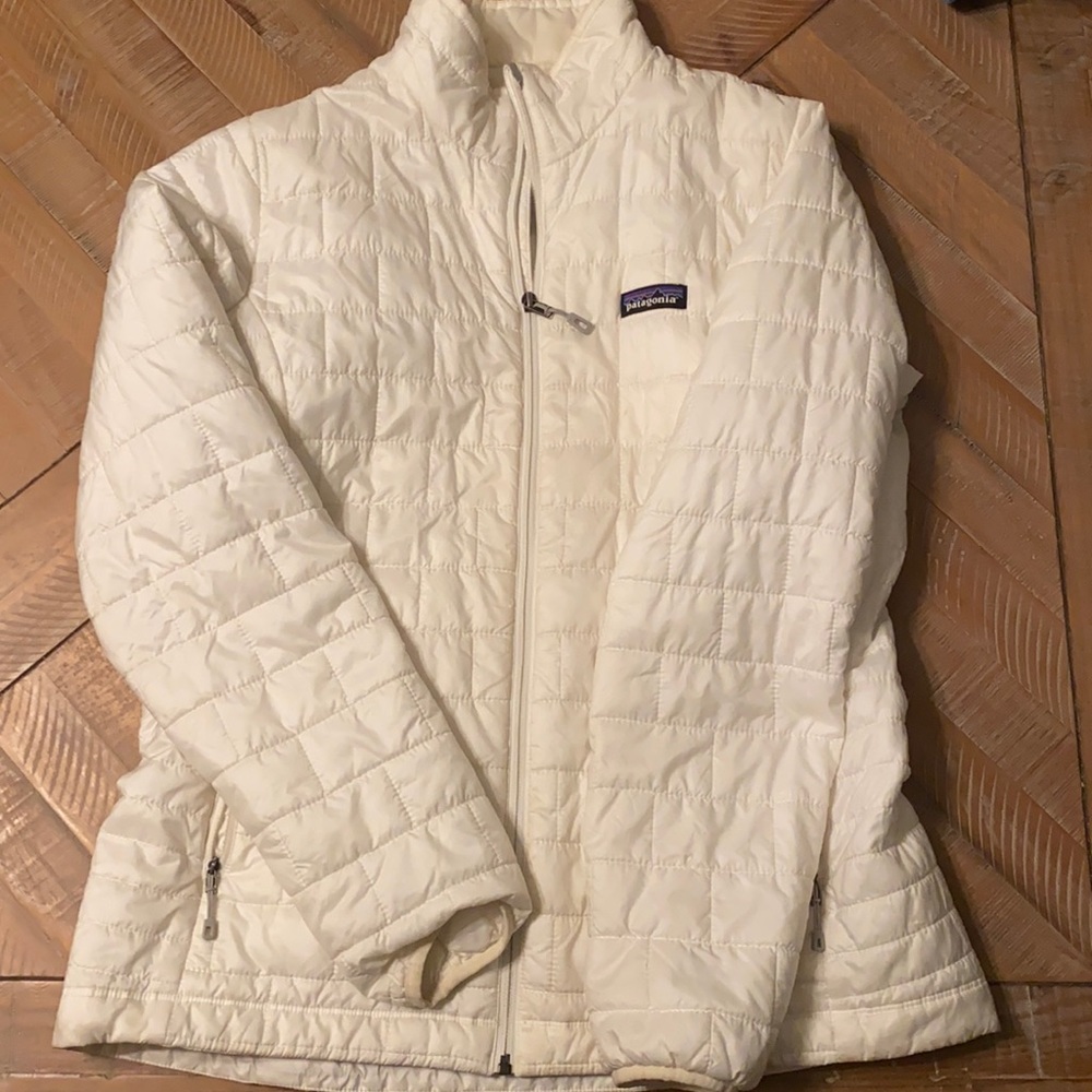 Patagonia nano puff women’s large white puffer
